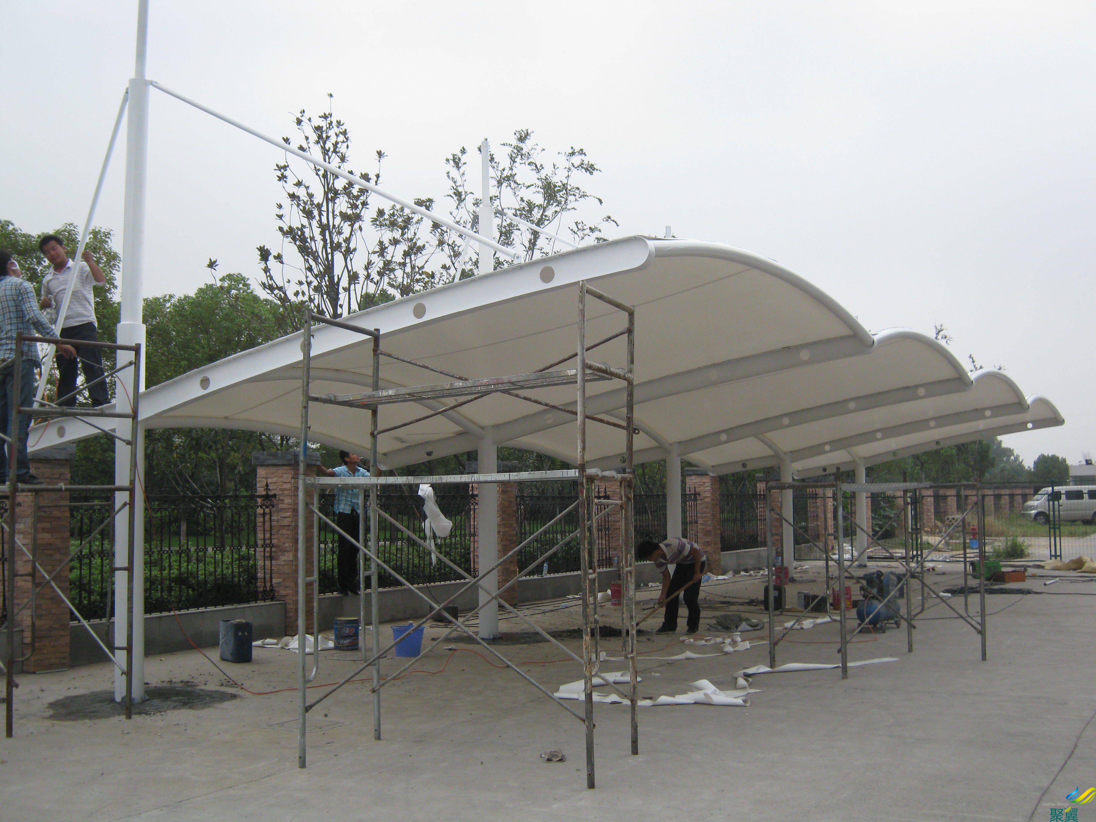 江苏省南京市栖霞区膜结构停车棚_膜结构汽车棚工程实例